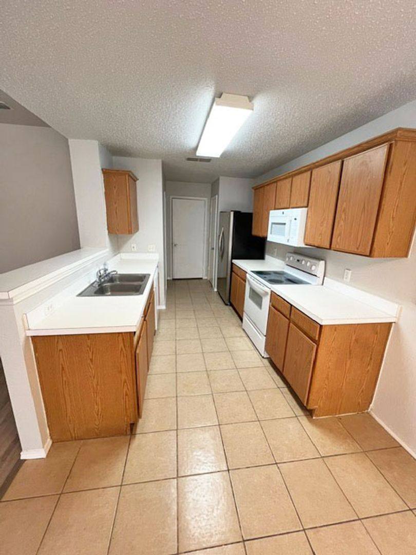1021 Beechwood Dr, Denton, TX 76201 - House for Rent - Image 4