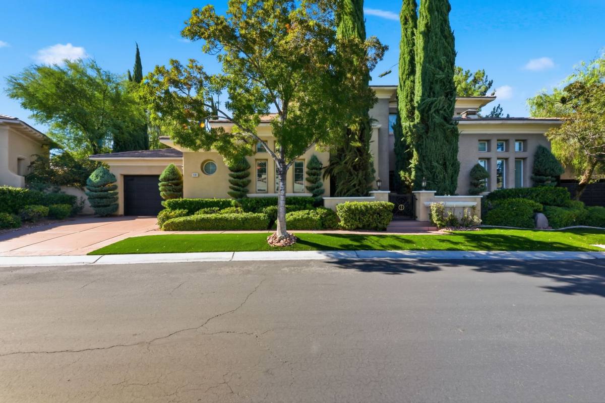 House for rent at 101 S Royal Ascot Dr, Las Vegas, NV 89144