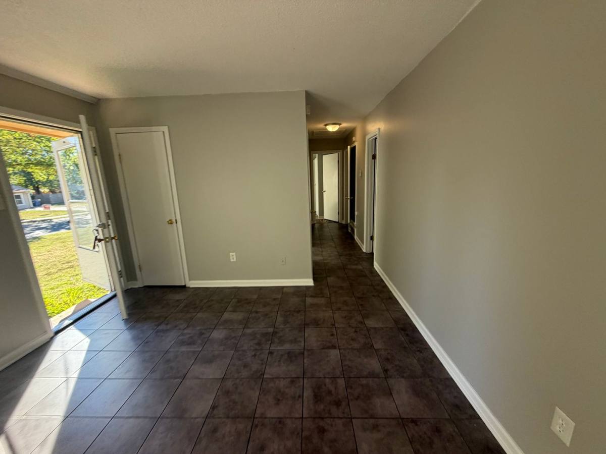 5088 Gray Dr, Horn Lake, MS 38637 - House for Rent - Image 7