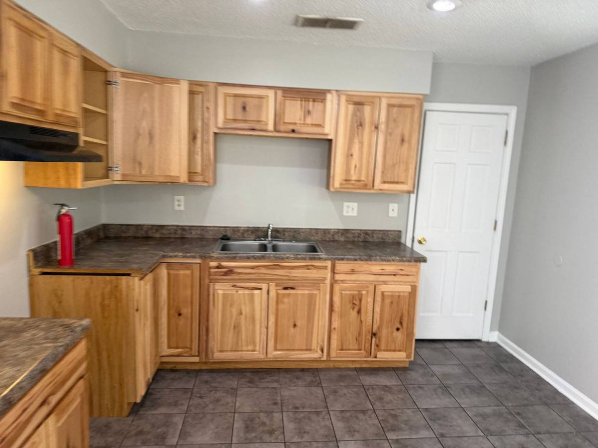 5088 Gray Dr, Horn Lake, MS 38637 - House for Rent - Image 3