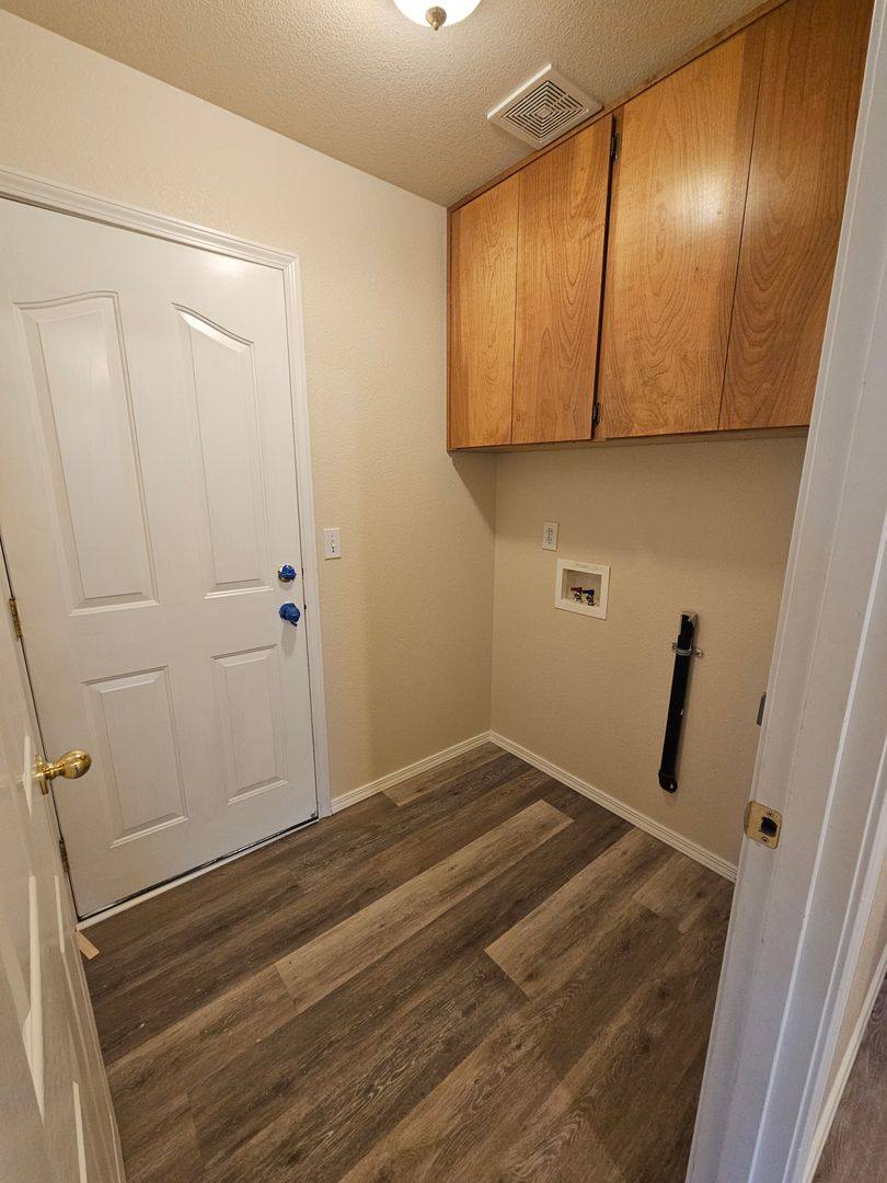 408 Jennah Lane, Medford, OR 97501 - House for Rent - Image 9