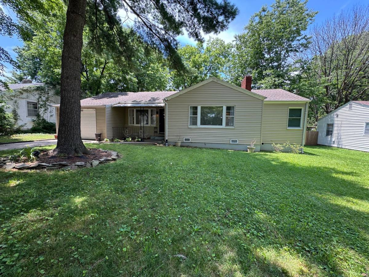 1355 S Kentwood Ave, Springfield, MO 65804 - House for Rent