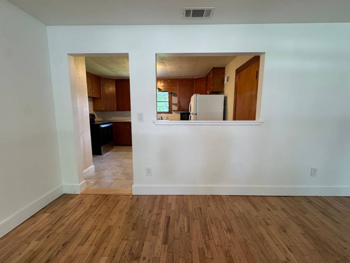 1355 S Kentwood Ave, Springfield, MO 65804 - House for Rent - Image 7