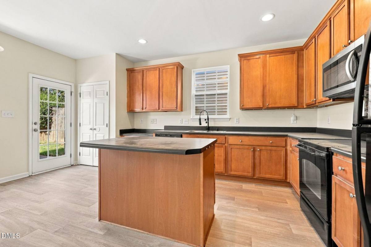 132 Jasper Point, Holly Springs, NC 27540 - House for Rent - Image 4