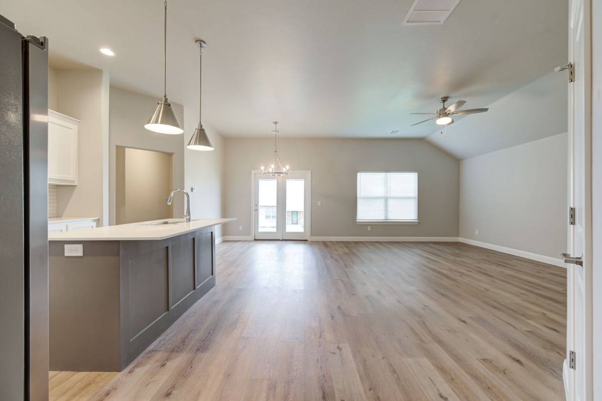 9216 Yassir Blvd, Yukon, OK 73099 - House for Rent - Image 4