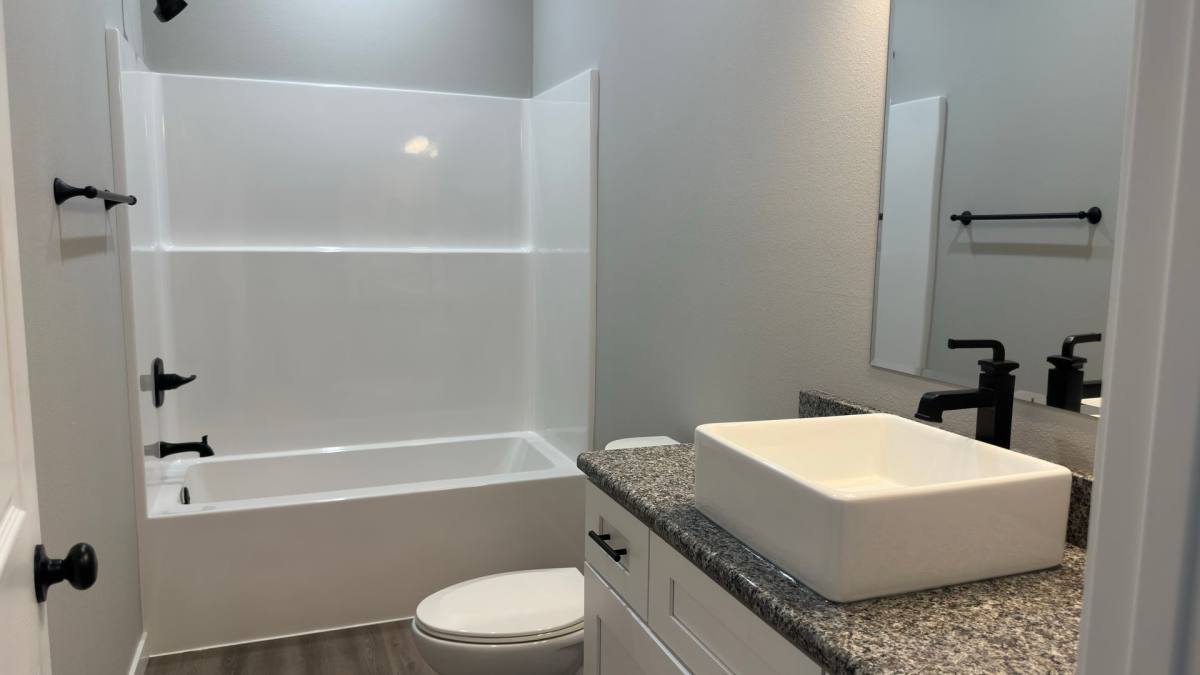 877 S Spring Hill Ave, Springfield, MO 65802 - House for Rent - Image 10