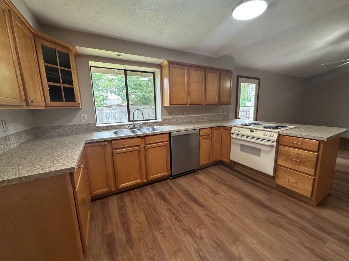 4823 Glendale Ave NE, Salem, OR 97305 - House for Rent - Image 4