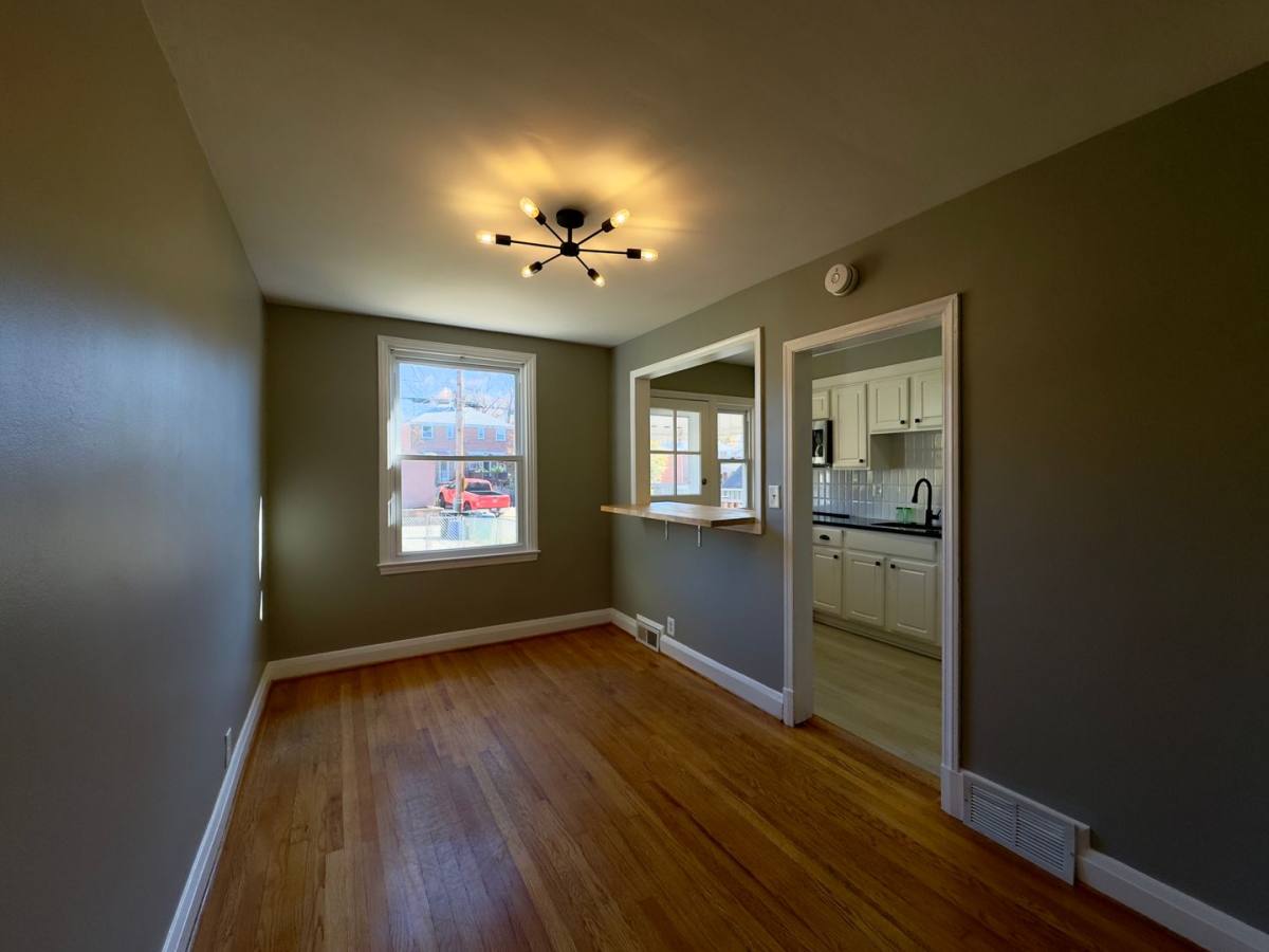 8535 Water Oak Rd, Parkville, MD 21234 - Townhouse for Rent - Image 3
