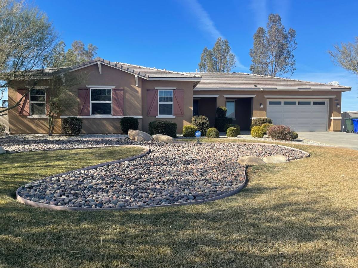 House for rent at 12068 Sweet Grass Circle, Apple Valley, CA 92308