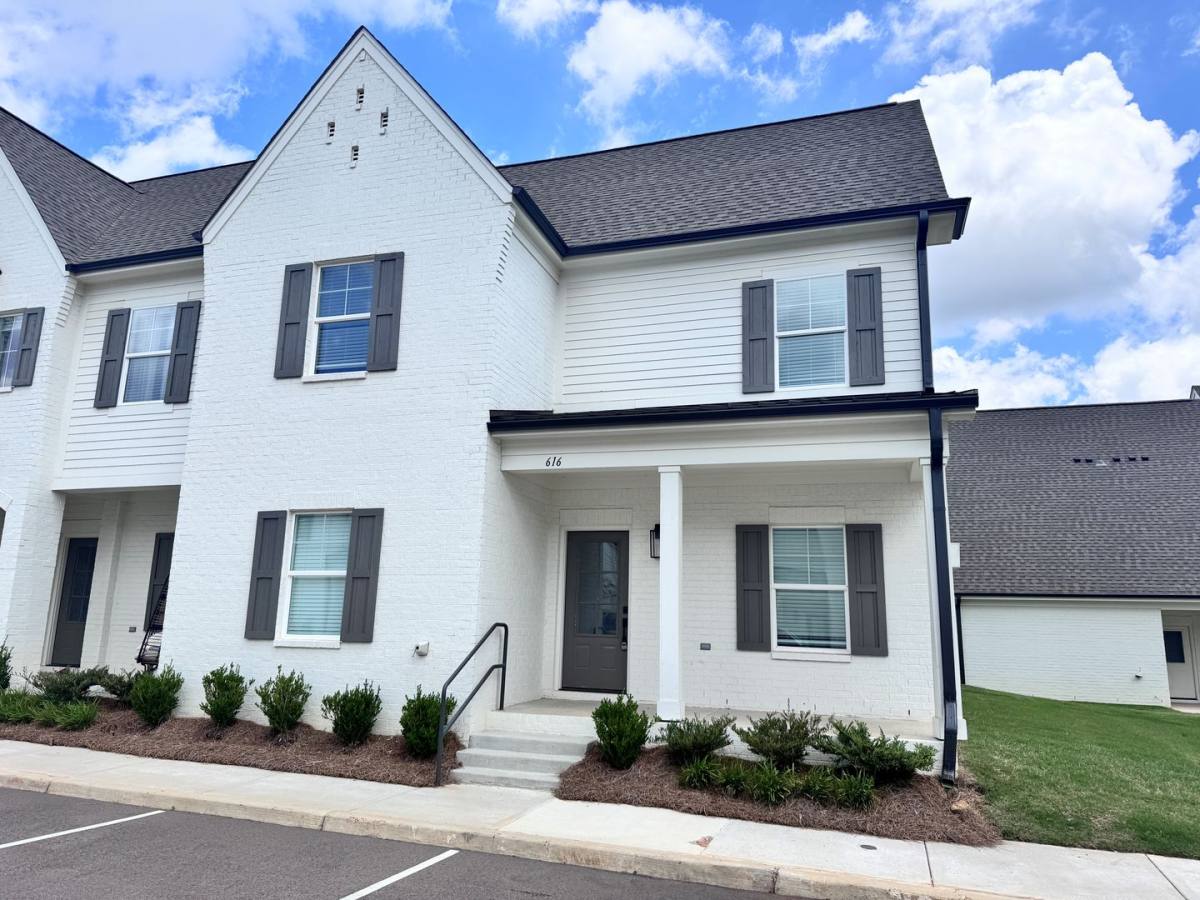 616 Cottage Grove Circle, Oxford, MS 38655 - Townhouse for Rent - Image 1