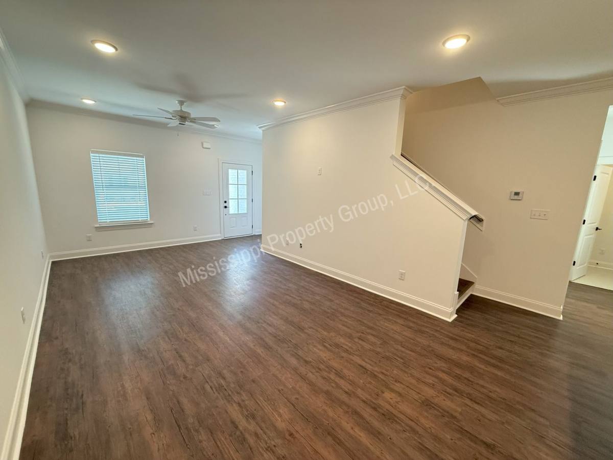616 Cottage Grove Circle, Oxford, MS 38655 - Townhouse for Rent - Image 4