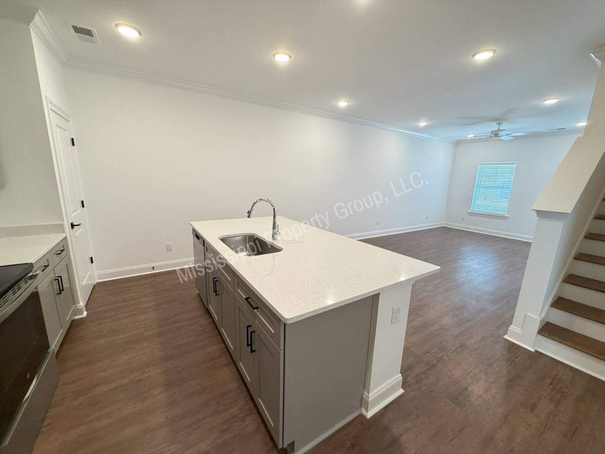 616 Cottage Grove Circle, Oxford, MS 38655 - Townhouse for Rent - Image 6