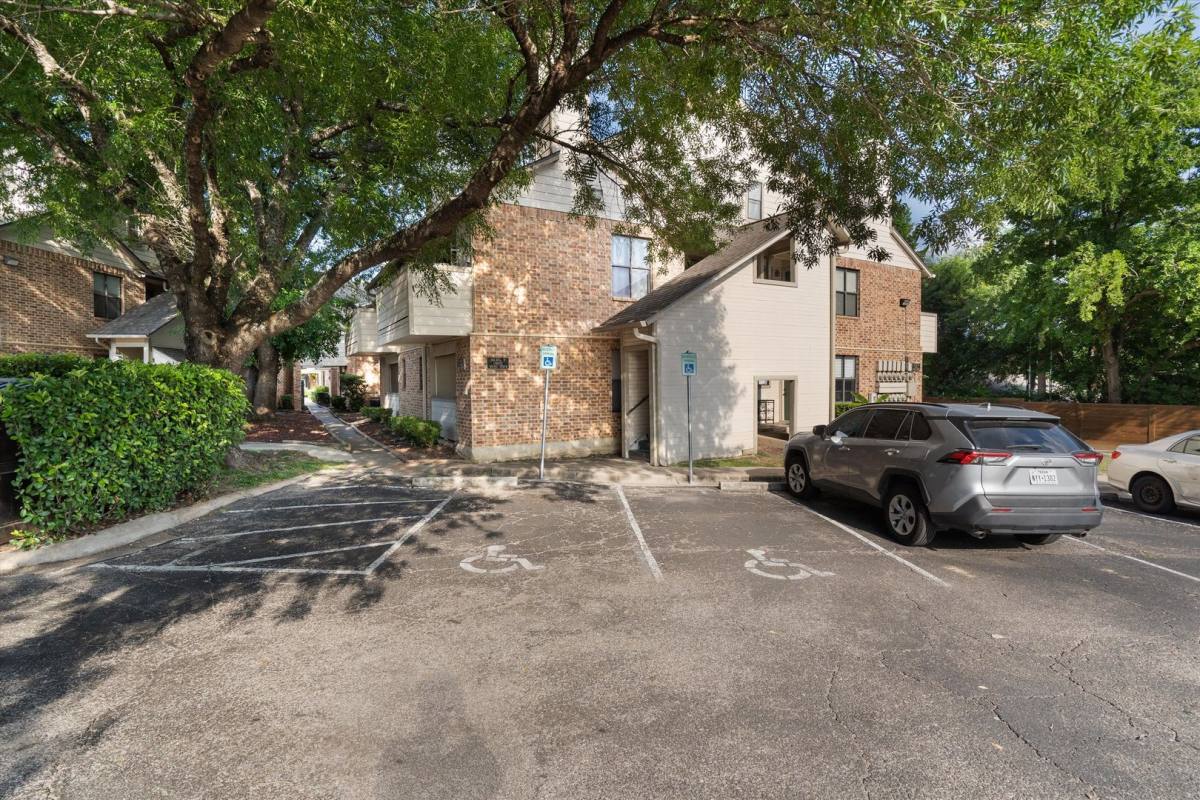 2500 Burleson Rd, Austin, TX 78741 - House for Rent - Image 3