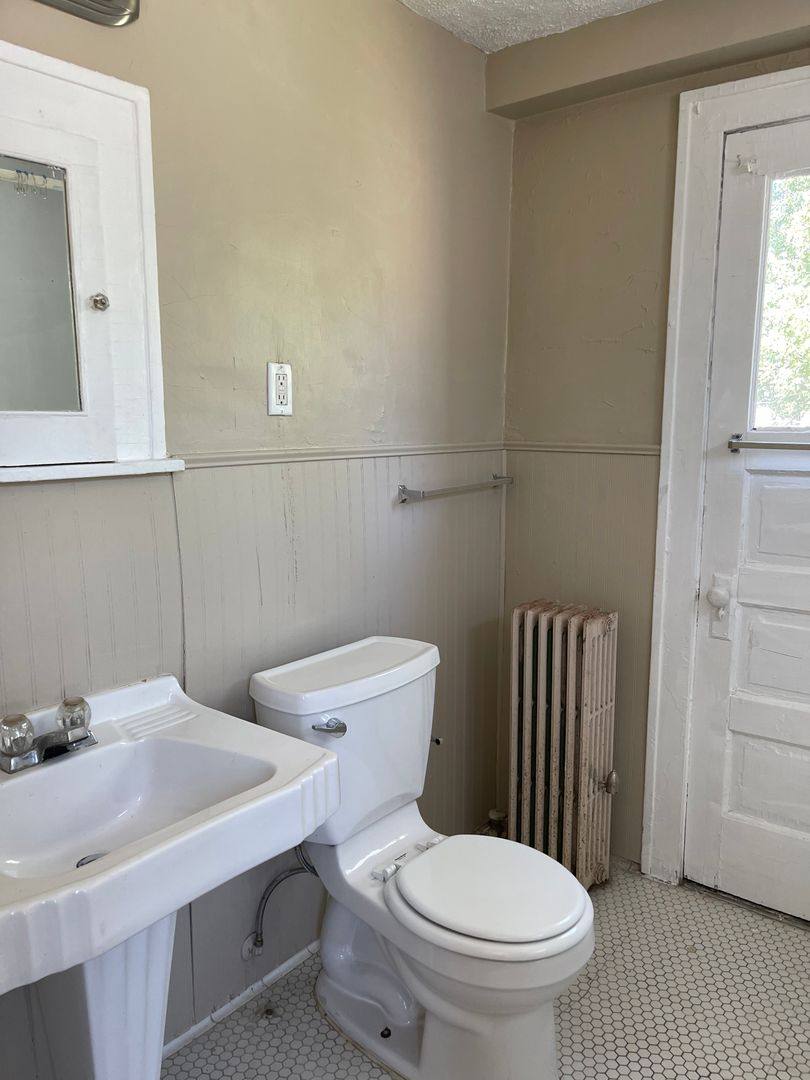 222 E 238th St, Euclid, OH 44123 - House for Rent - Image 7