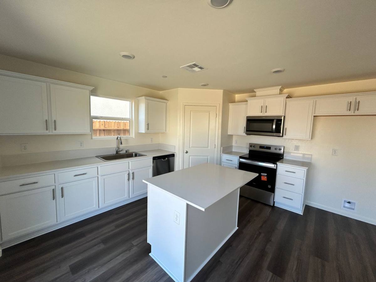 1773 Carson St, Hanford, CA 93230 - House for Rent - Image 3