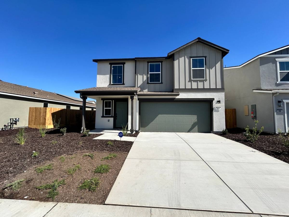 1773 Carson St, Hanford, CA 93230 - House for Rent