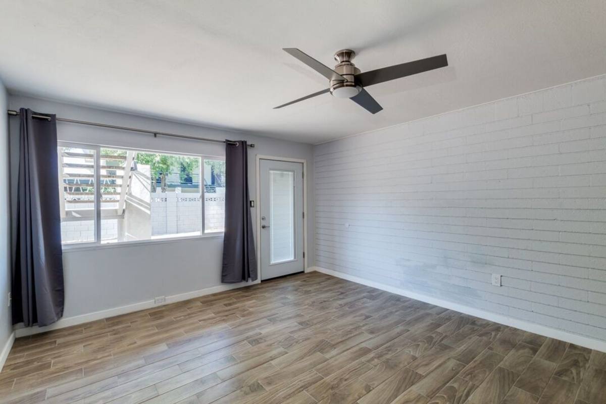 Earll Palms, 402 W Earll Dr, Phoenix, AZ 85013 - Apartment for Rent - Image 8