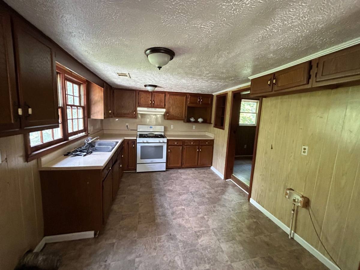 201 Herring Rd, Newnan, GA 30265 - House for Rent - Image 3