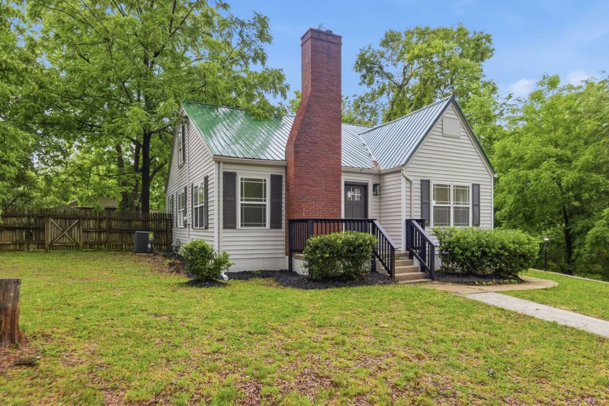 305 S Irwin St, Manchester, TN 37355 - House for Rent - Image 2