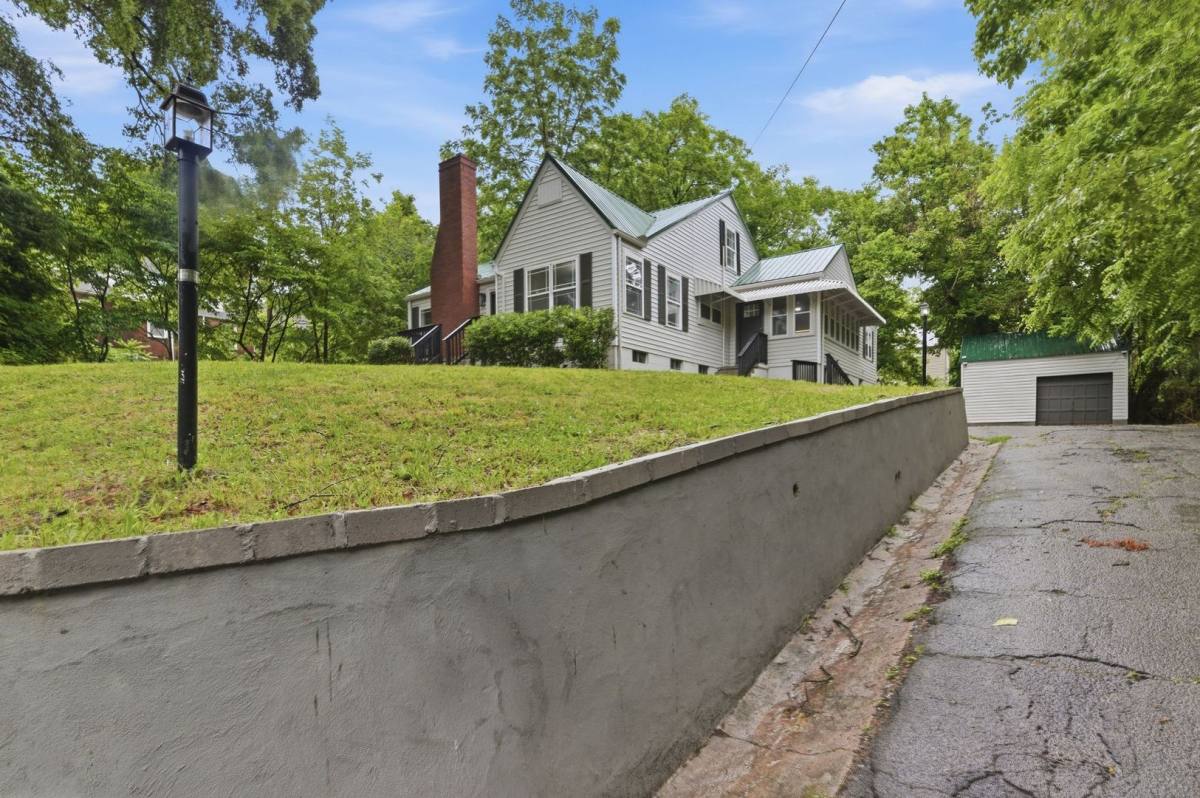 305 S Irwin St, Manchester, TN 37355 - House for Rent - Image 3