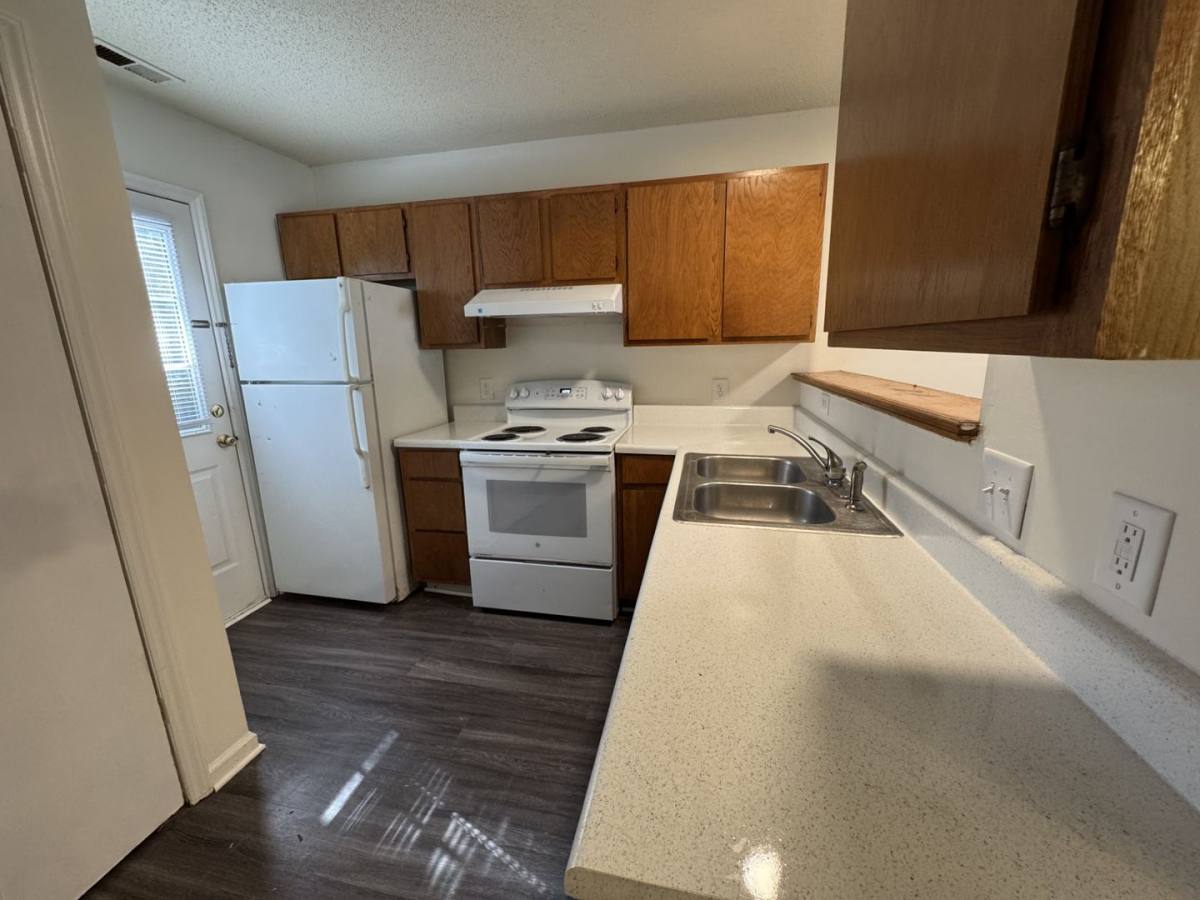 2902 Faversham Place, Raleigh, NC 27604 - Townhouse for Rent - Image 6