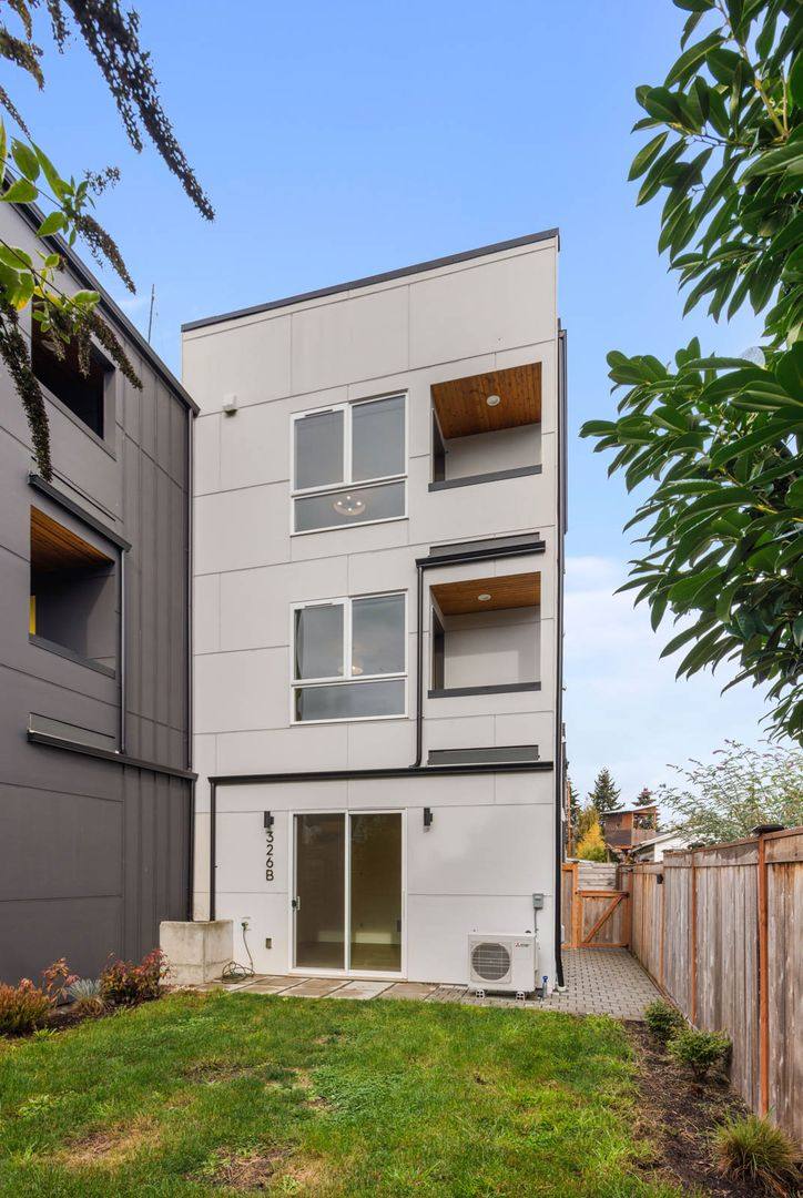 326 NW 87th St #B, Seattle, WA 98117 - Townhouse for Rent - Image 2