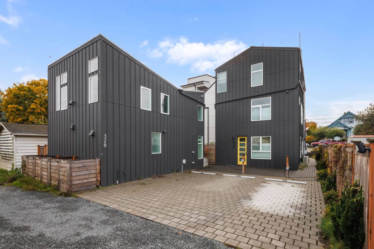 326 NW 87th St #B, Seattle, WA 98117 - Townhouse for Rent - Image 1