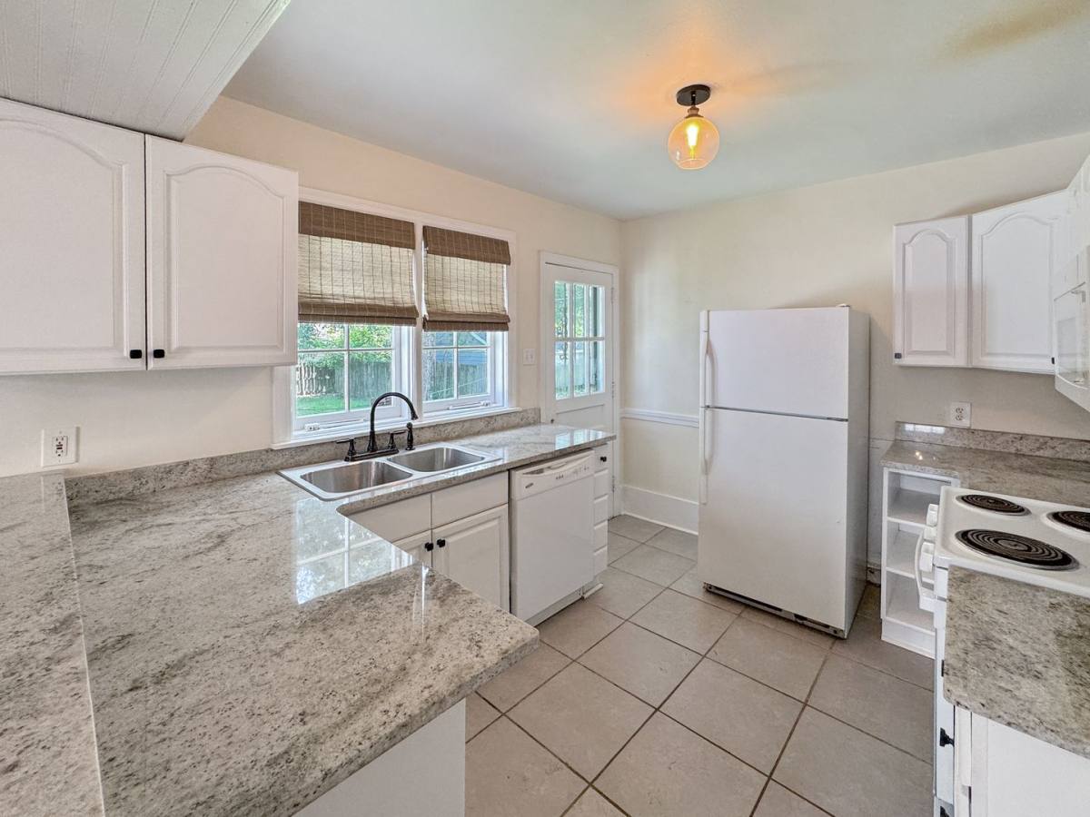 18 S Alicia, Memphis, TN 38111 - House for Rent - Image 9