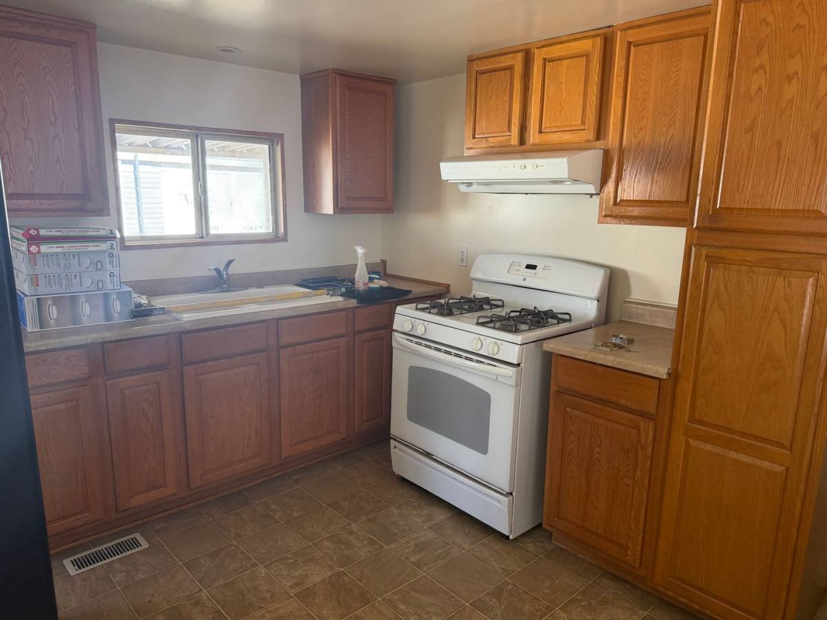 Holiday Rancho, 34184 County Line Rd, Yucaipa, CA 92399 - Apartment for Rent - Image 4