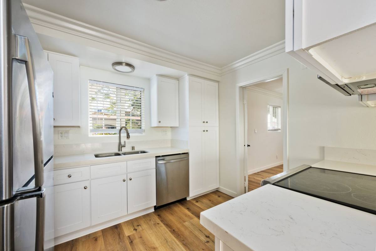 1223 Beryl St, Redondo Beach, CA 90277 - Apartment for Rent - Image 2