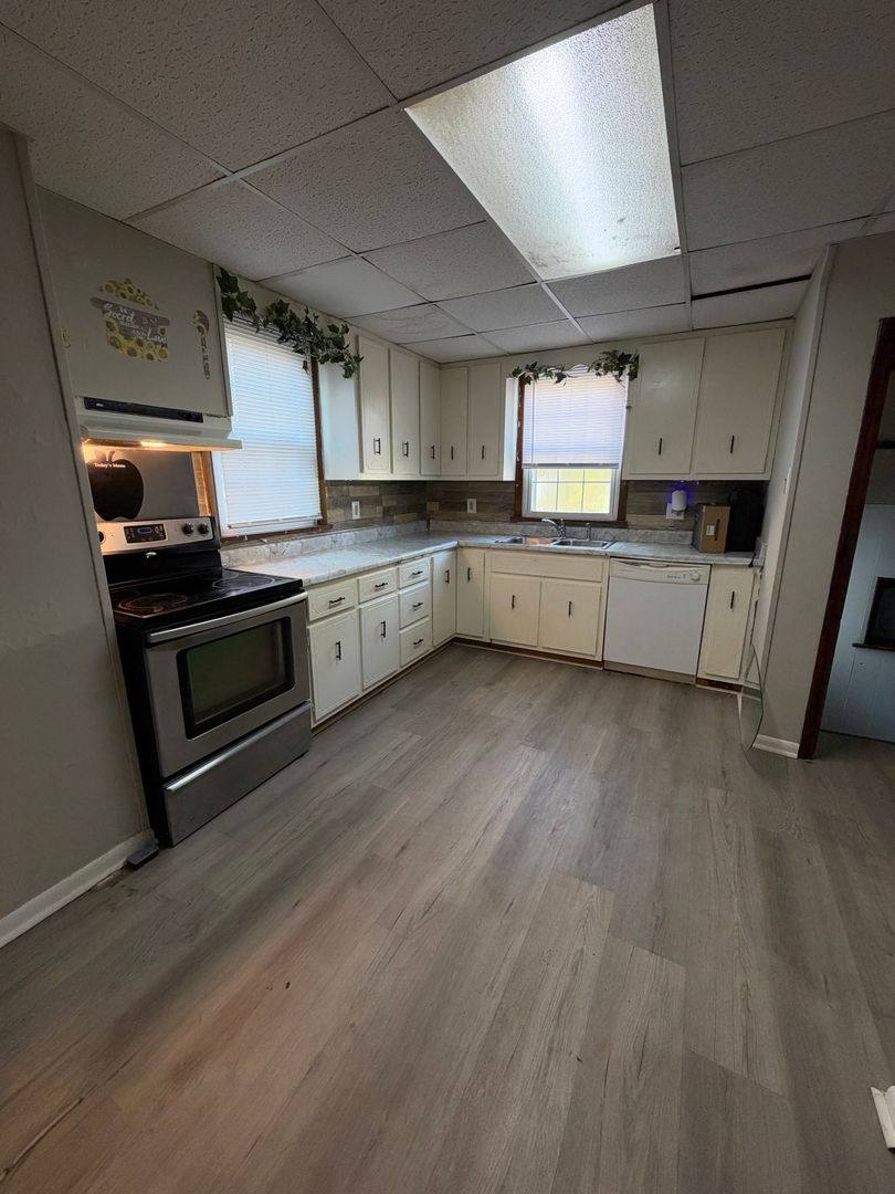 425 Fourth St, Monongahela, PA 15063 - Apartment for Rent - Image 2