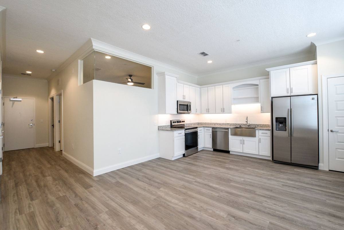 Tremaine Boyd Apts, 109 S Boyd St, Winter Garden, FL 34787 - Apartment for Rent - Image 2