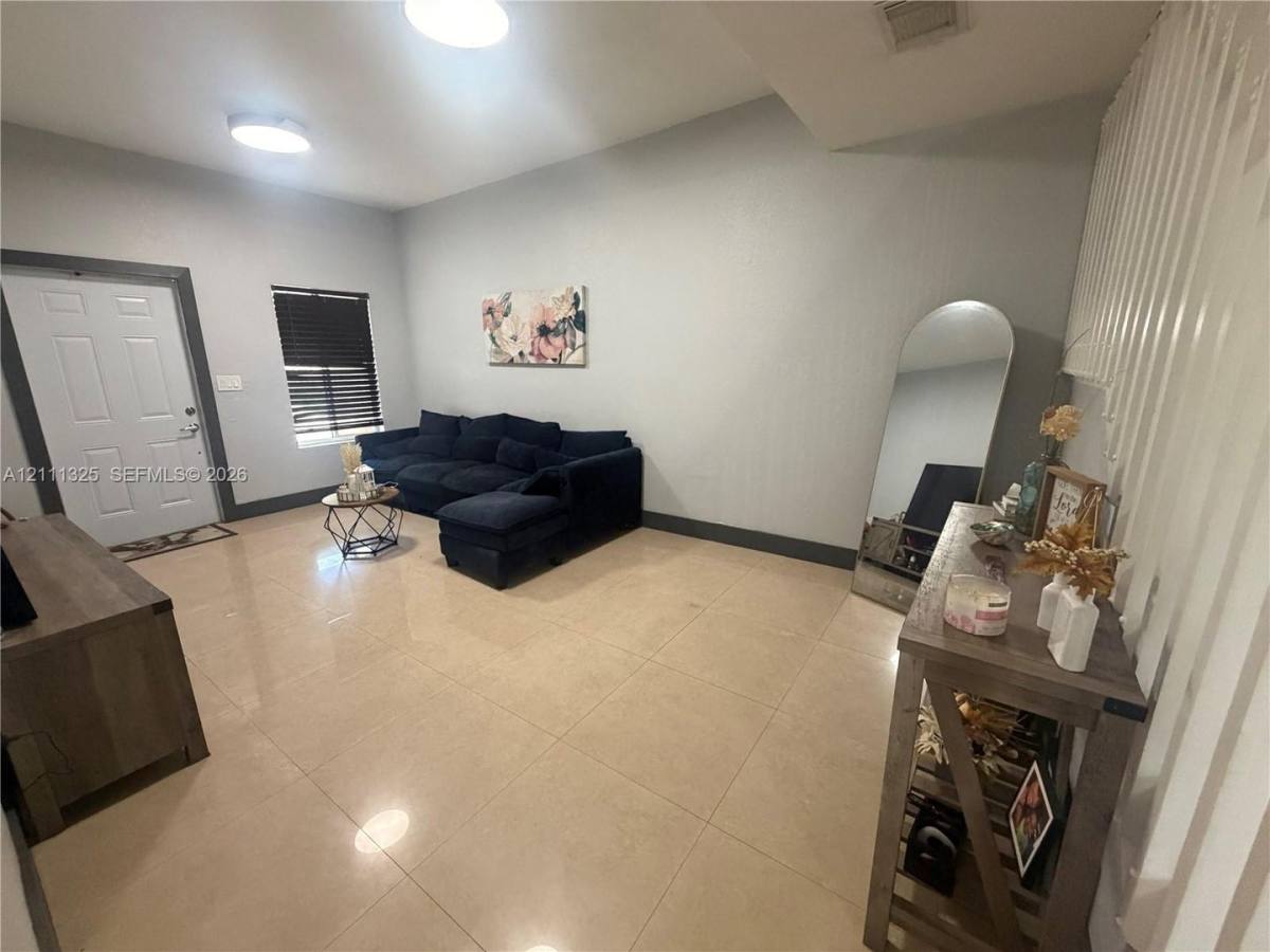 18172 SW 108th Path, Miami, FL 33157 - Townhouse for Rent - Image 5