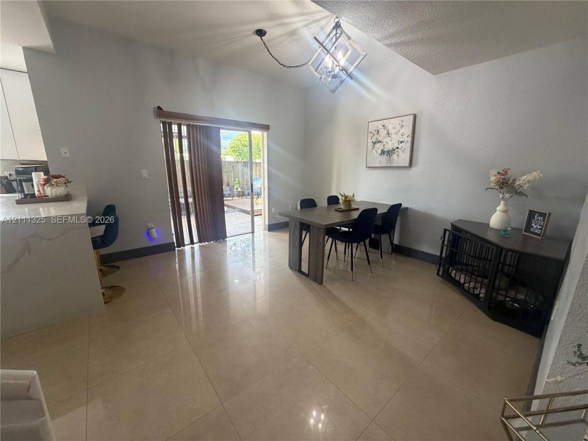 18172 SW 108th Path, Miami, FL 33157 - Townhouse for Rent - Image 3