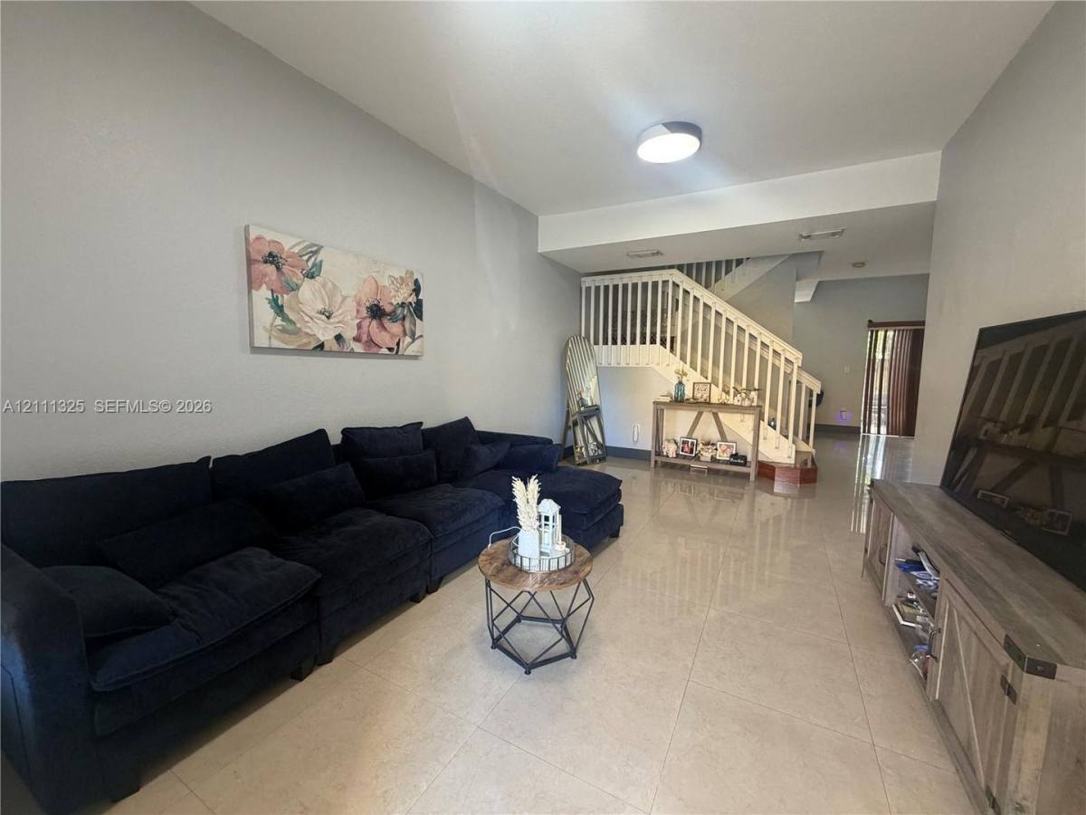 18172 SW 108th Path, Miami, FL 33157 - Townhouse for Rent - Image 4