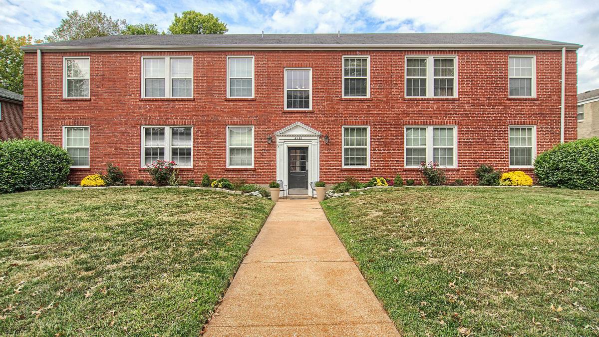 8161 Whitburn Dr, Clayton, MO 63105 - Apartment for Rent - Image 1