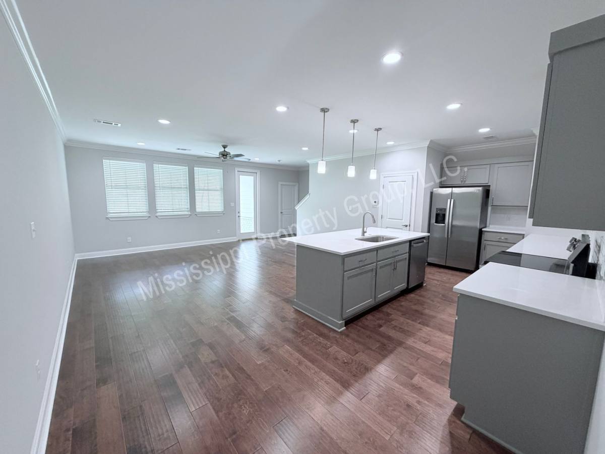 440 Lily Loop, Oxford, MS 38655 - Townhouse for Rent - Image 2