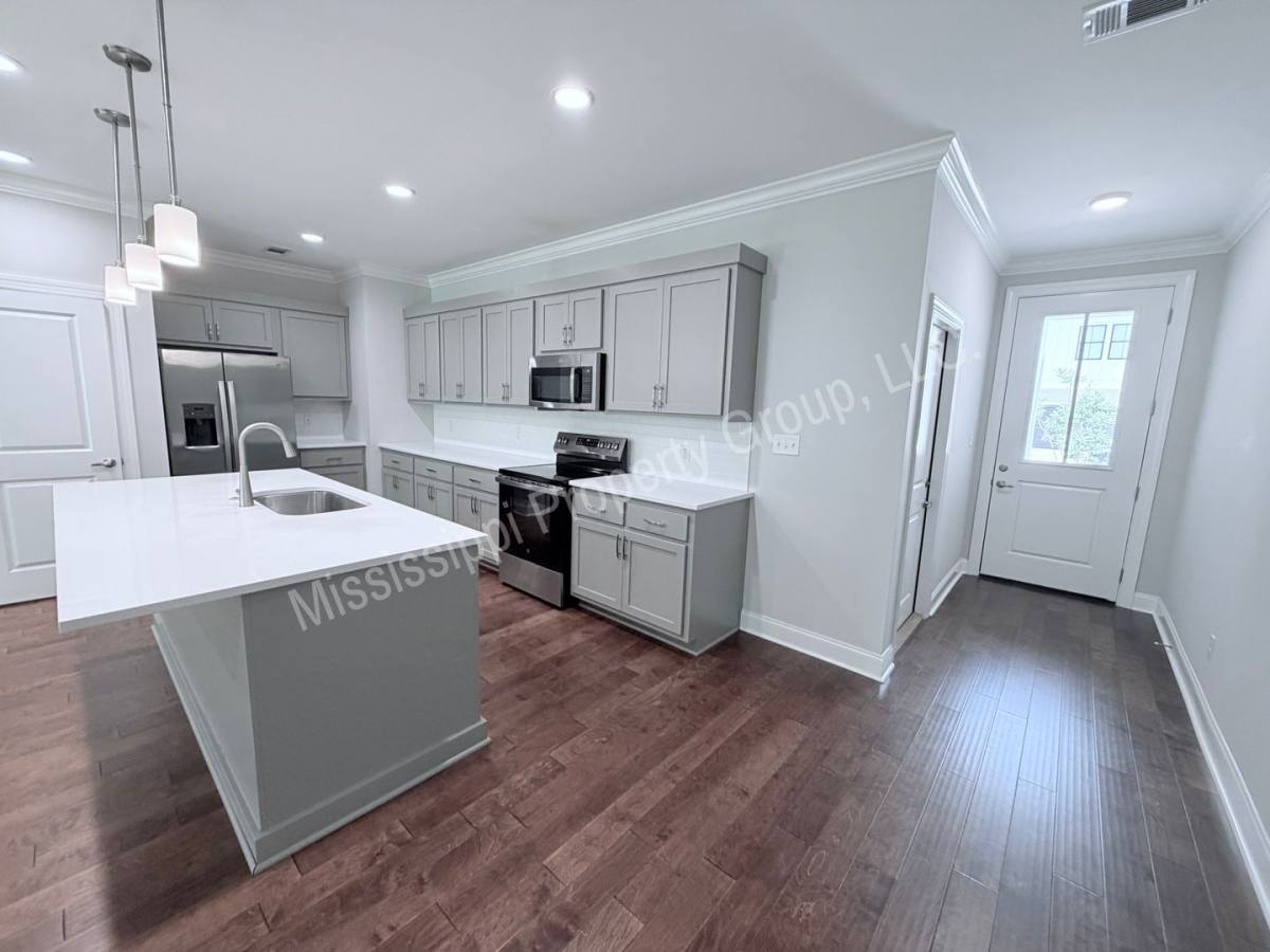 440 Lily Loop, Oxford, MS 38655 - Townhouse for Rent - Image 3