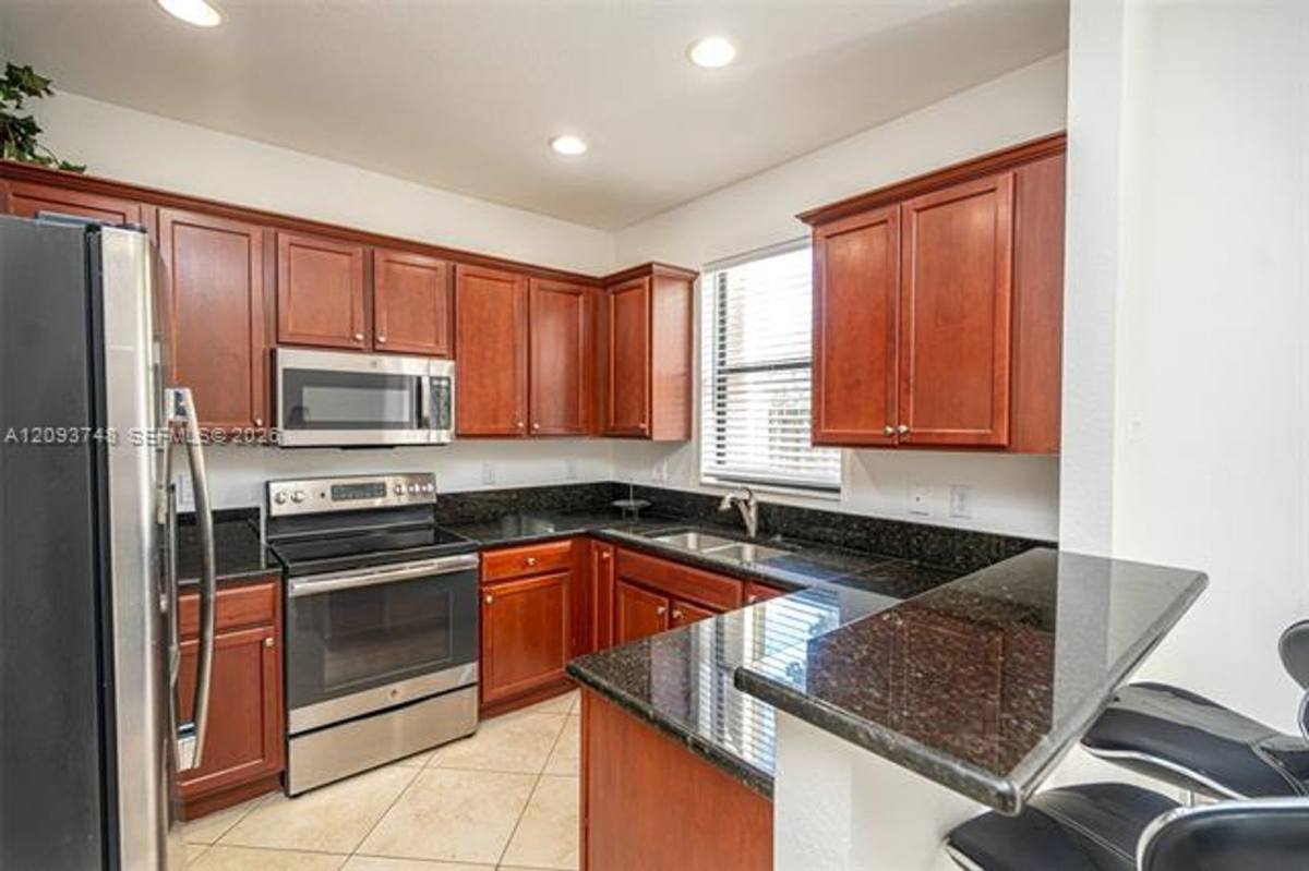 Townhouse for rent at 8815 NW 116th Court Th, Doral, FL 33178