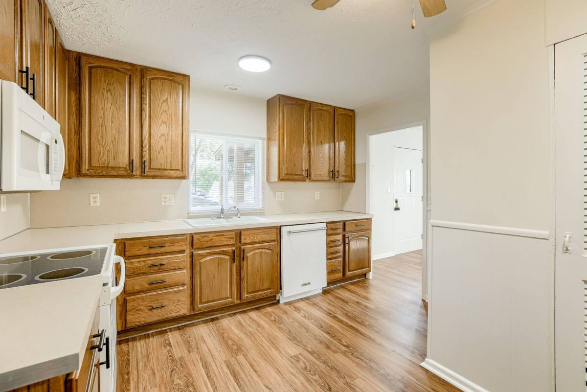 6795 Seward St, Omaha, NE 68104 - House for Rent - Image 9