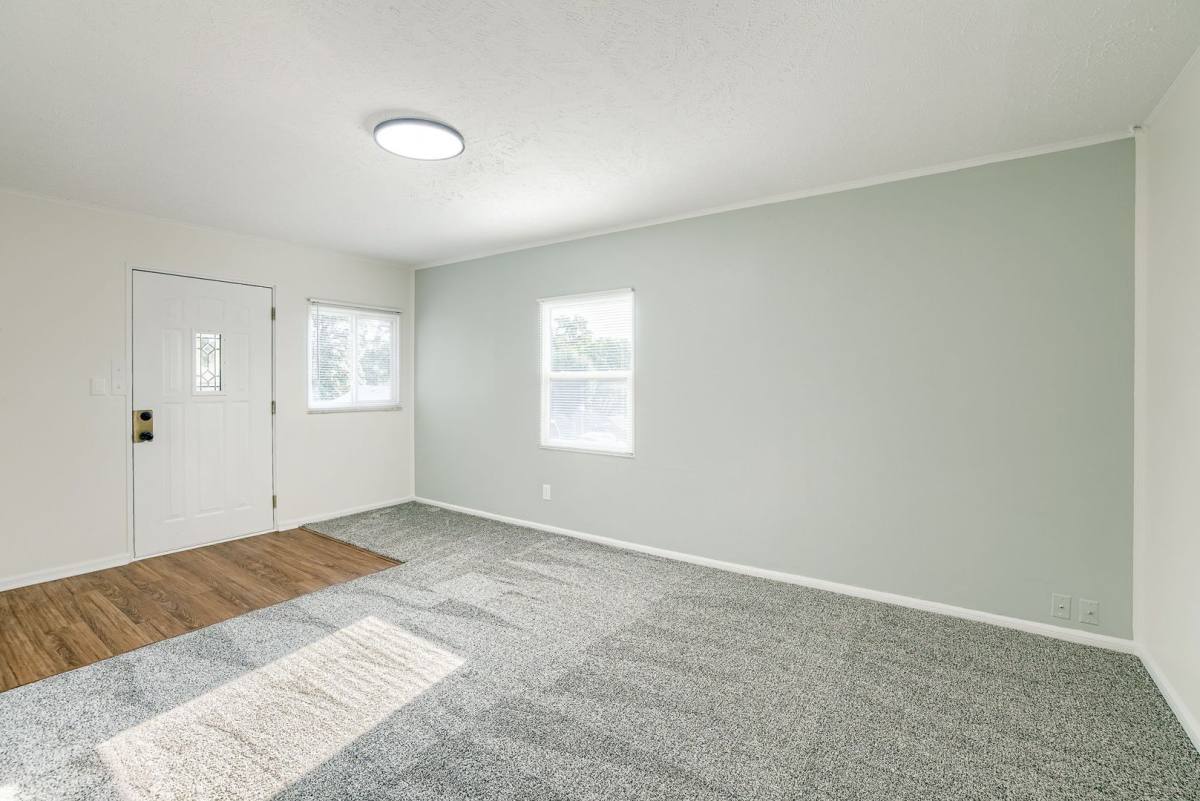 6795 Seward St, Omaha, NE 68104 - House for Rent - Image 4