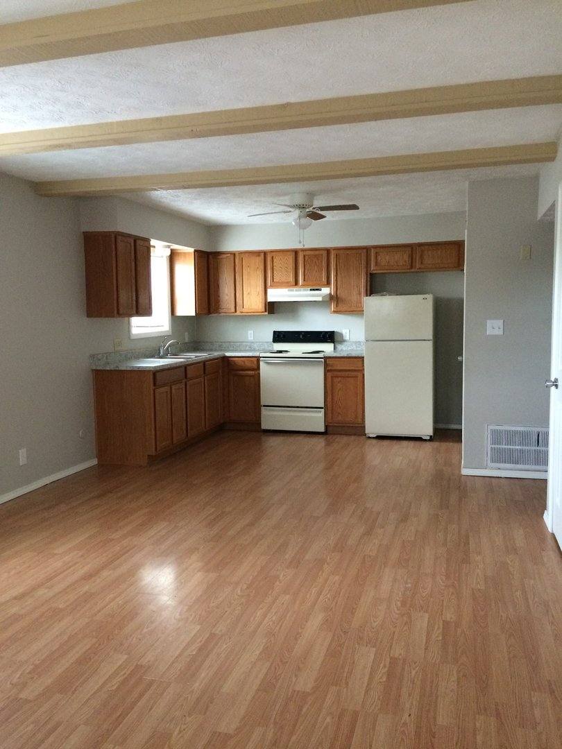 Cedar Knoll, 500 W Walnut Lawn, Springfield, MO 65807 - Apartment for Rent - Image 2