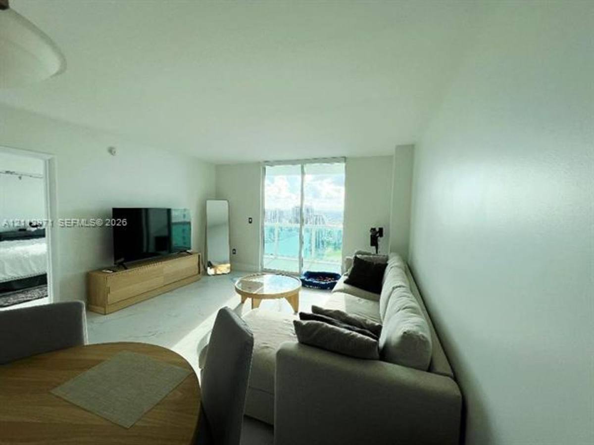 1800 N Bayshore Dr, Miami, FL 33132 - Condo for Rent - Image 4