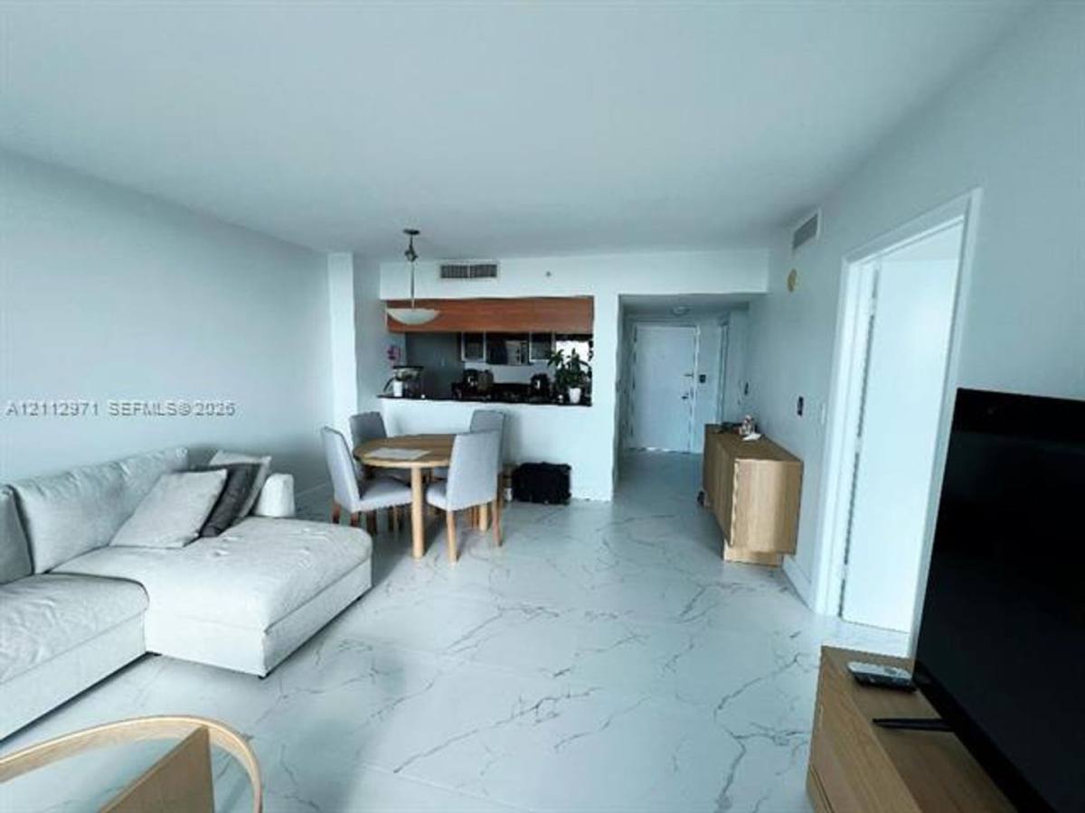 1800 N Bayshore Dr, Miami, FL 33132 - Condo for Rent - Image 3