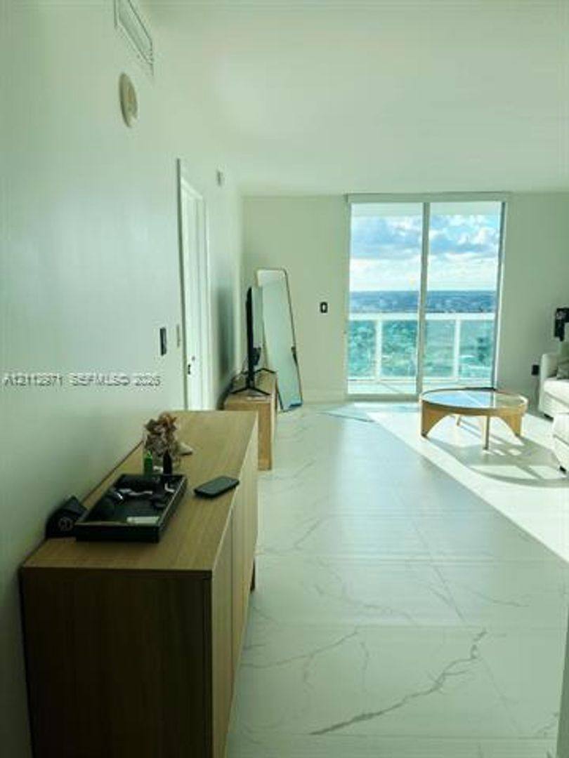 1800 N Bayshore Dr, Miami, FL 33132 - Condo for Rent - Image 7