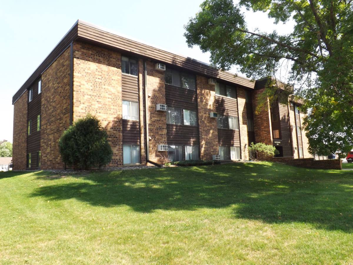 1921 7th St N, St. Cloud, MN 56303 - Apartment for Rent - Image 2