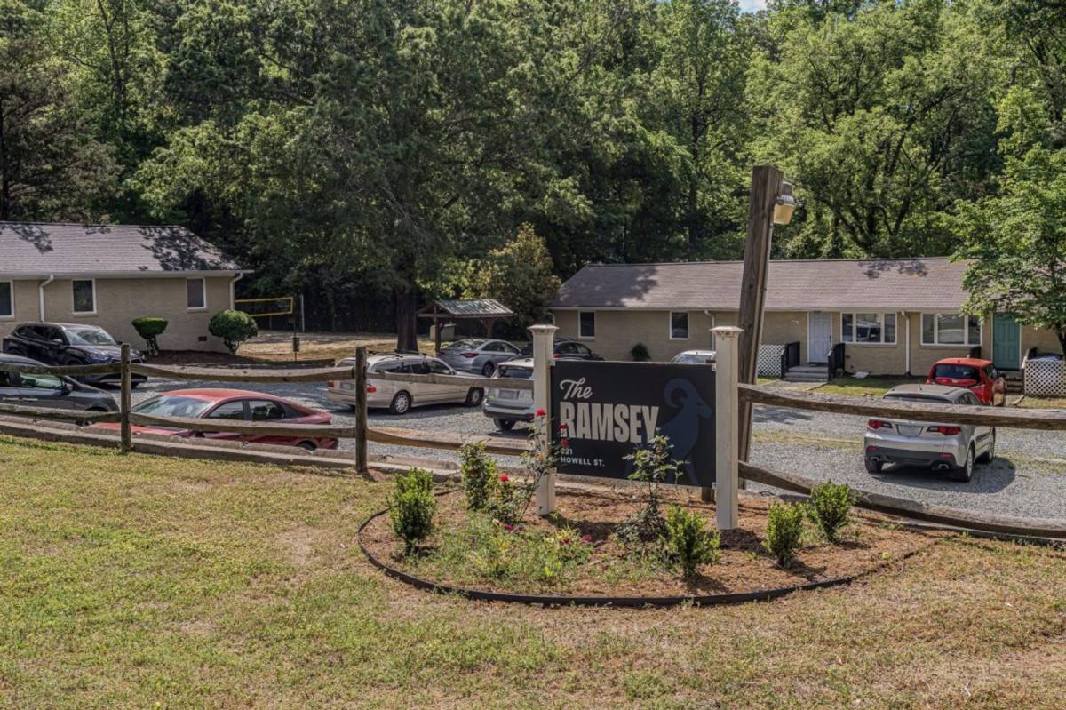 201 Howell St #200D, Chapel Hill, NC 27514 - Apartment for Rent - Image 8