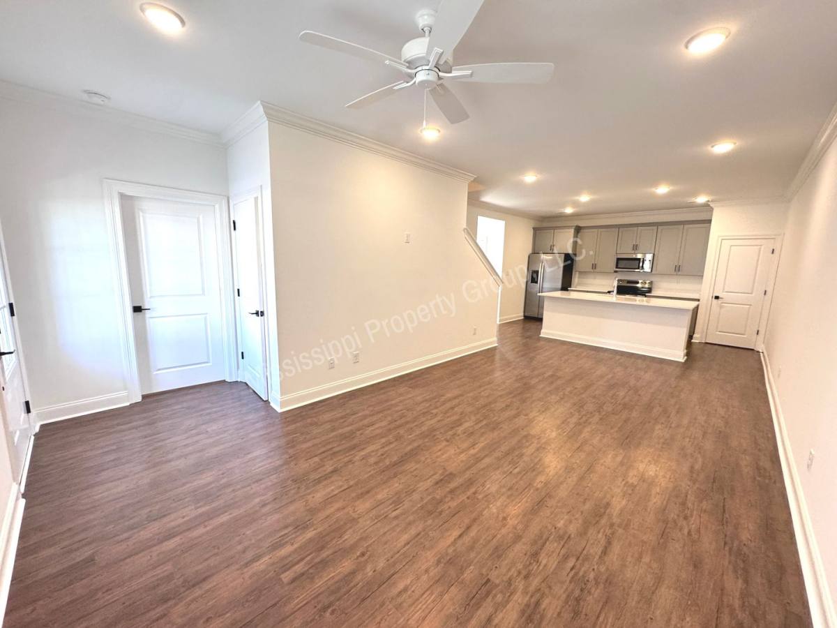 676 Cottage Grove Circle, Oxford, MS 38655 - House for Rent - Image 4