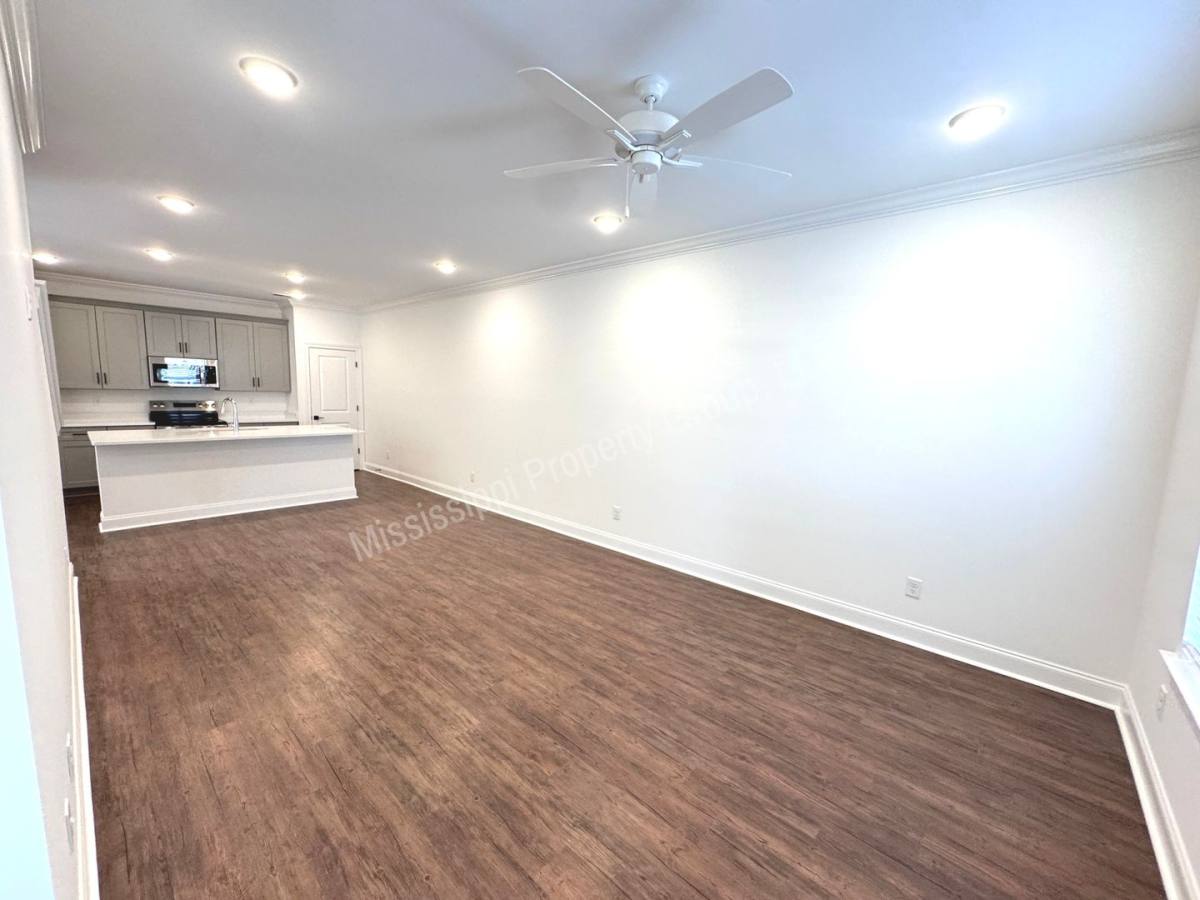 676 Cottage Grove Circle, Oxford, MS 38655 - House for Rent - Image 3