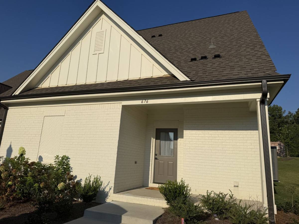 676 Cottage Grove Circle, Oxford, MS 38655 - House for Rent - Image 2